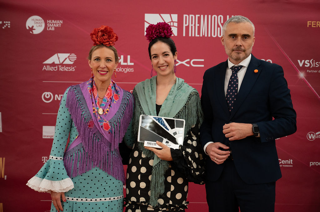 Entrega de premio Grodi en Premios Luz